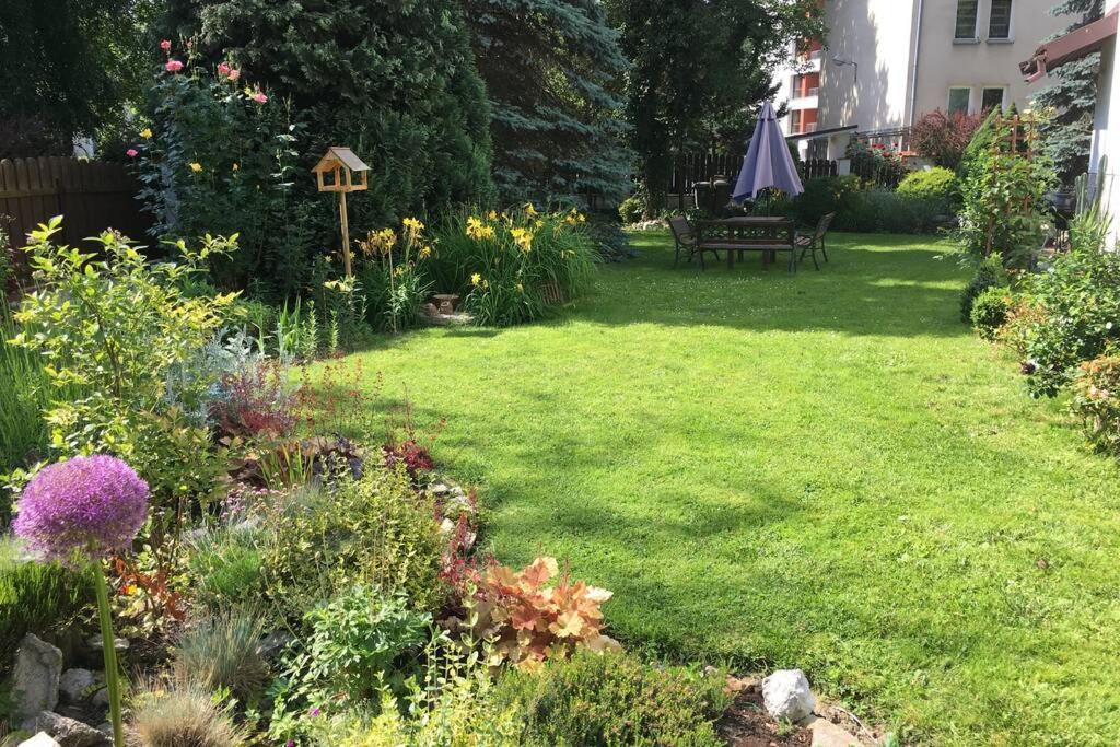 Апартаменты Hidden Gem Garden Краков Экстерьер фото